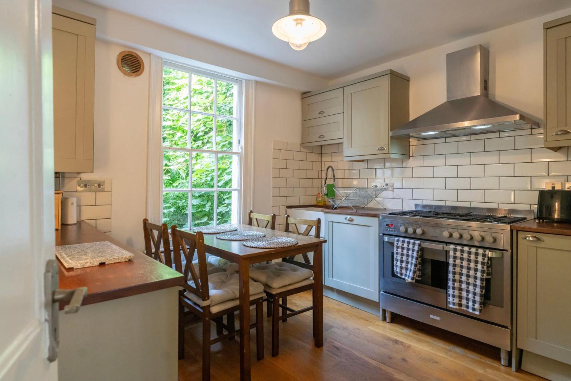 Appartement Gorgeous 2Bed House In New Road à Londres Extérieur photo