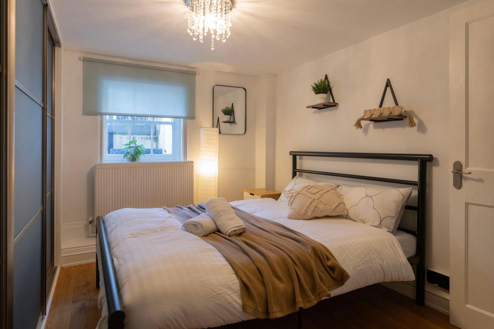 Appartement Gorgeous 2Bed House In New Road à Londres Extérieur photo