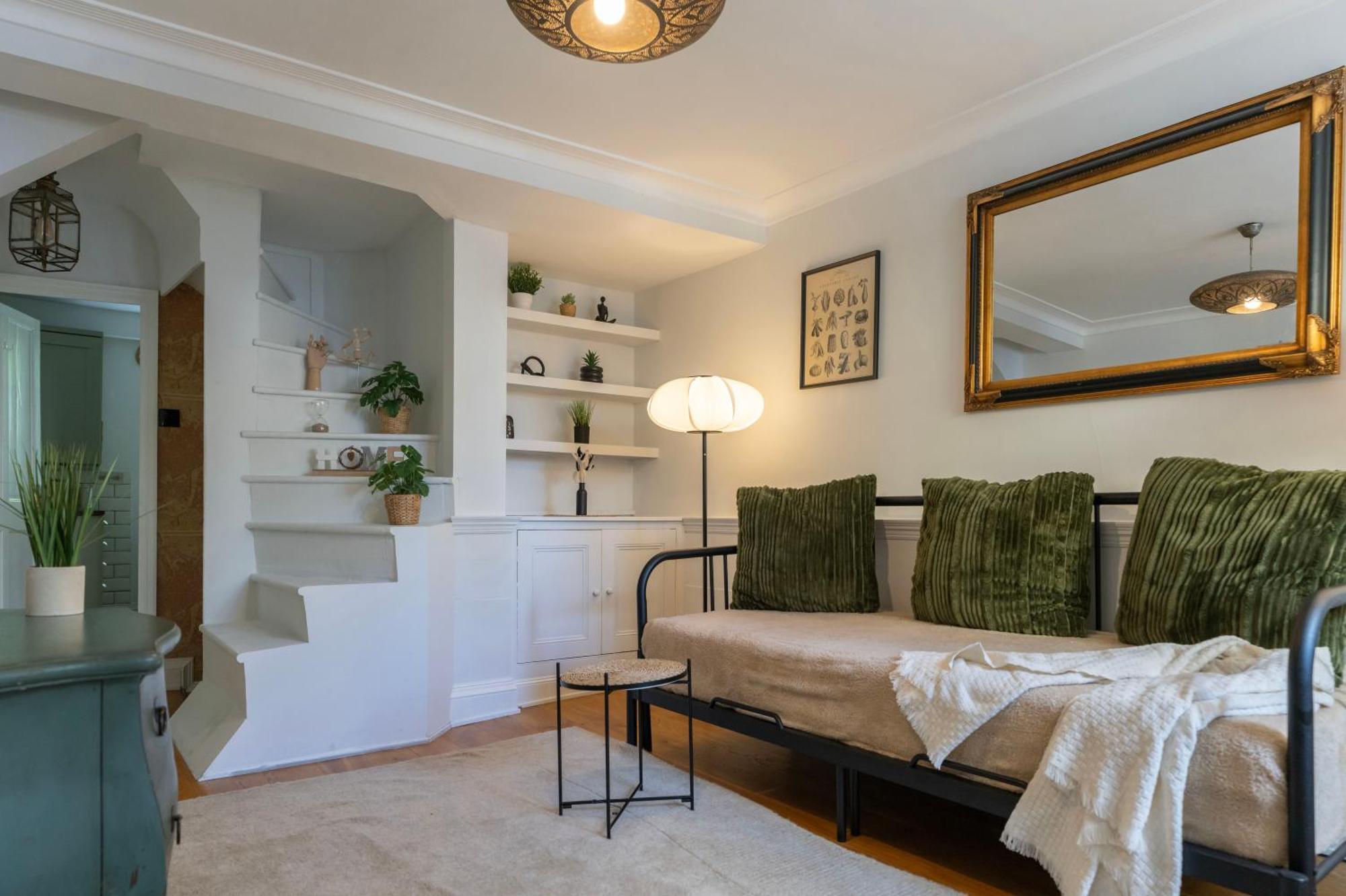 Appartement Gorgeous 2Bed House In New Road à Londres Extérieur photo