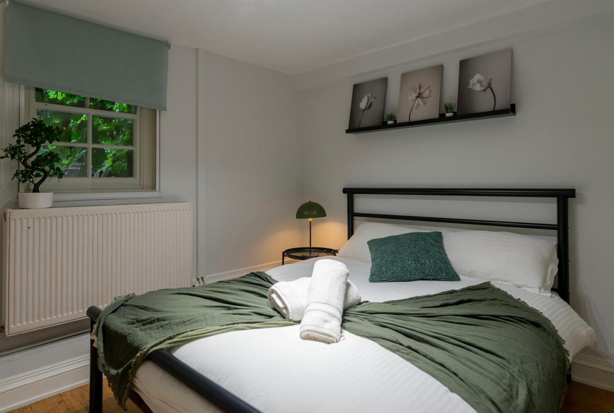 Appartement Gorgeous 2Bed House In New Road à Londres Extérieur photo