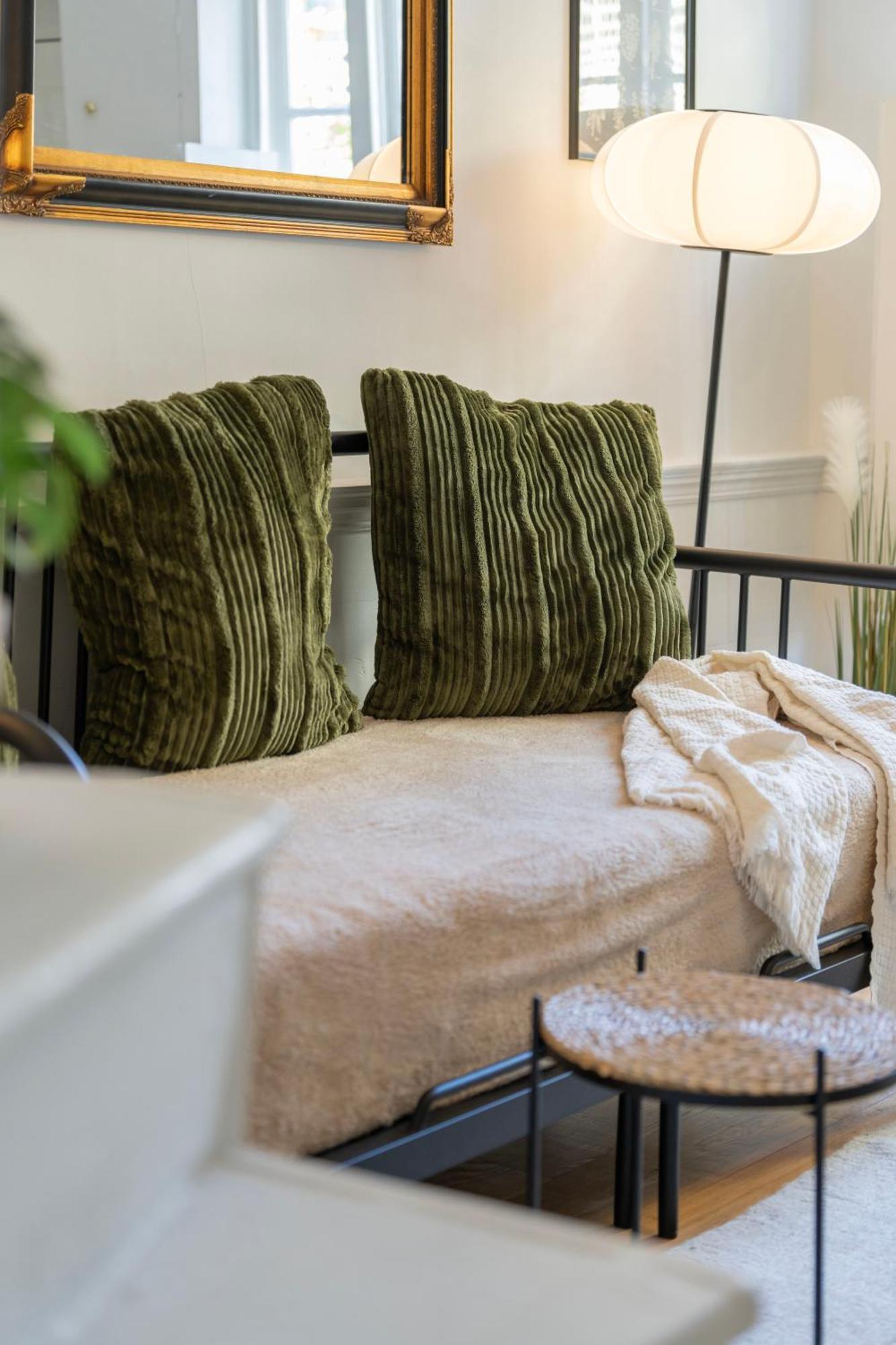 Appartement Gorgeous 2Bed House In New Road à Londres Extérieur photo