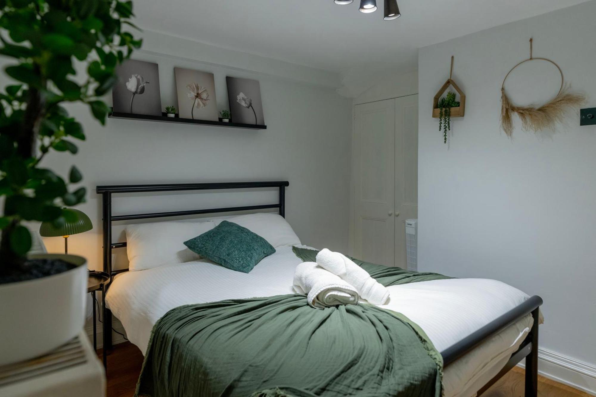 Appartement Gorgeous 2Bed House In New Road à Londres Extérieur photo
