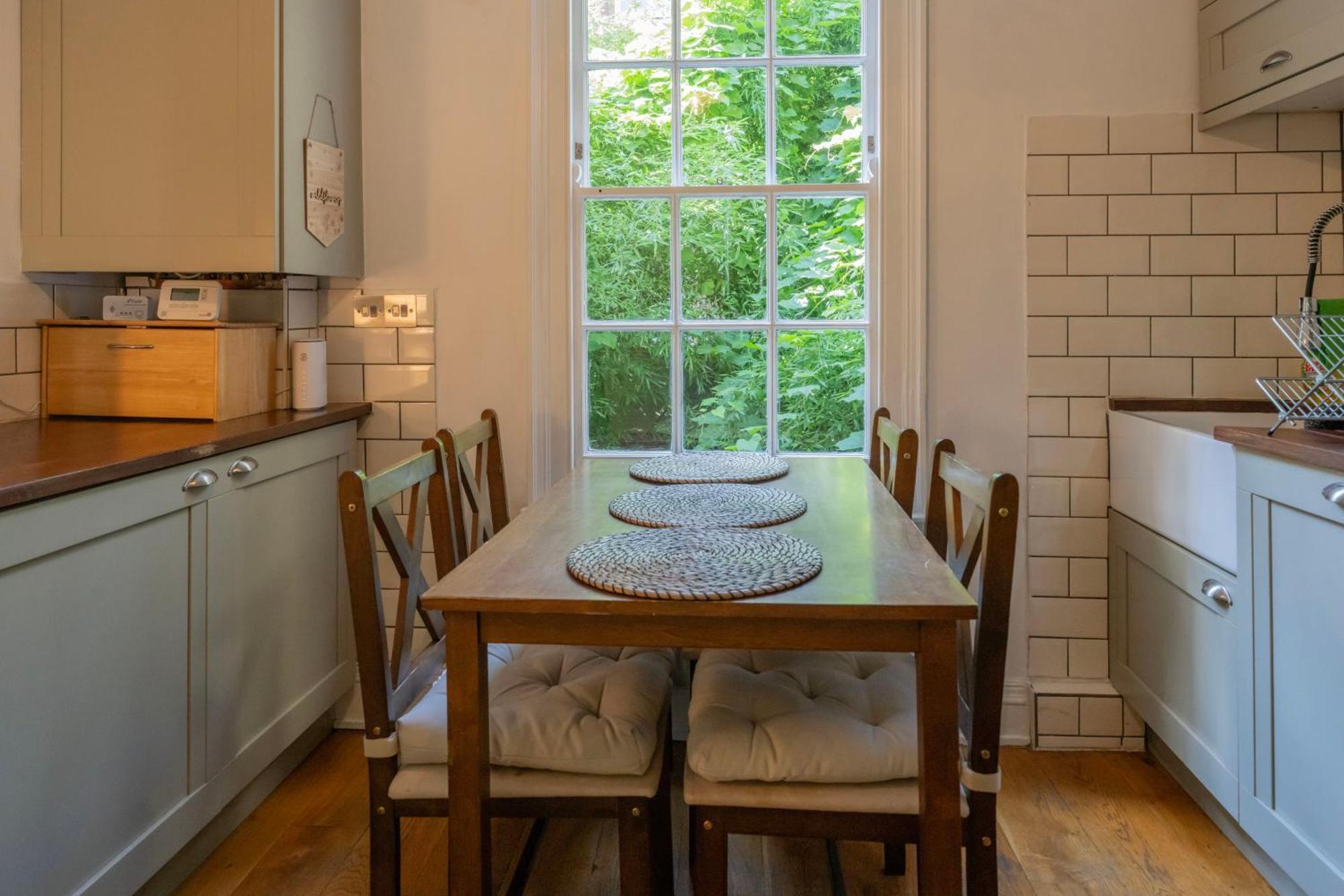 Appartement Gorgeous 2Bed House In New Road à Londres Extérieur photo